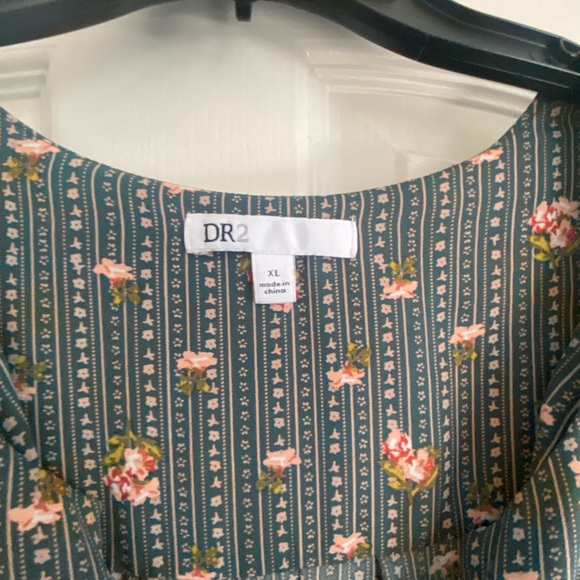 DR2 Slate Green Floral Split V-Neck Blouse - Picture 3 of 3